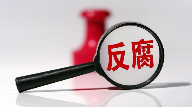 在输给曼联后，切尔西后卫里斯-詹姆斯在接受采访时表示，很难说球队为什么输球，但是必须继续前进。